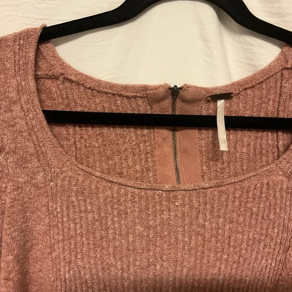 Free People‎ Textured Knit Cropped Sweater Rose Gold Zipper Back XS